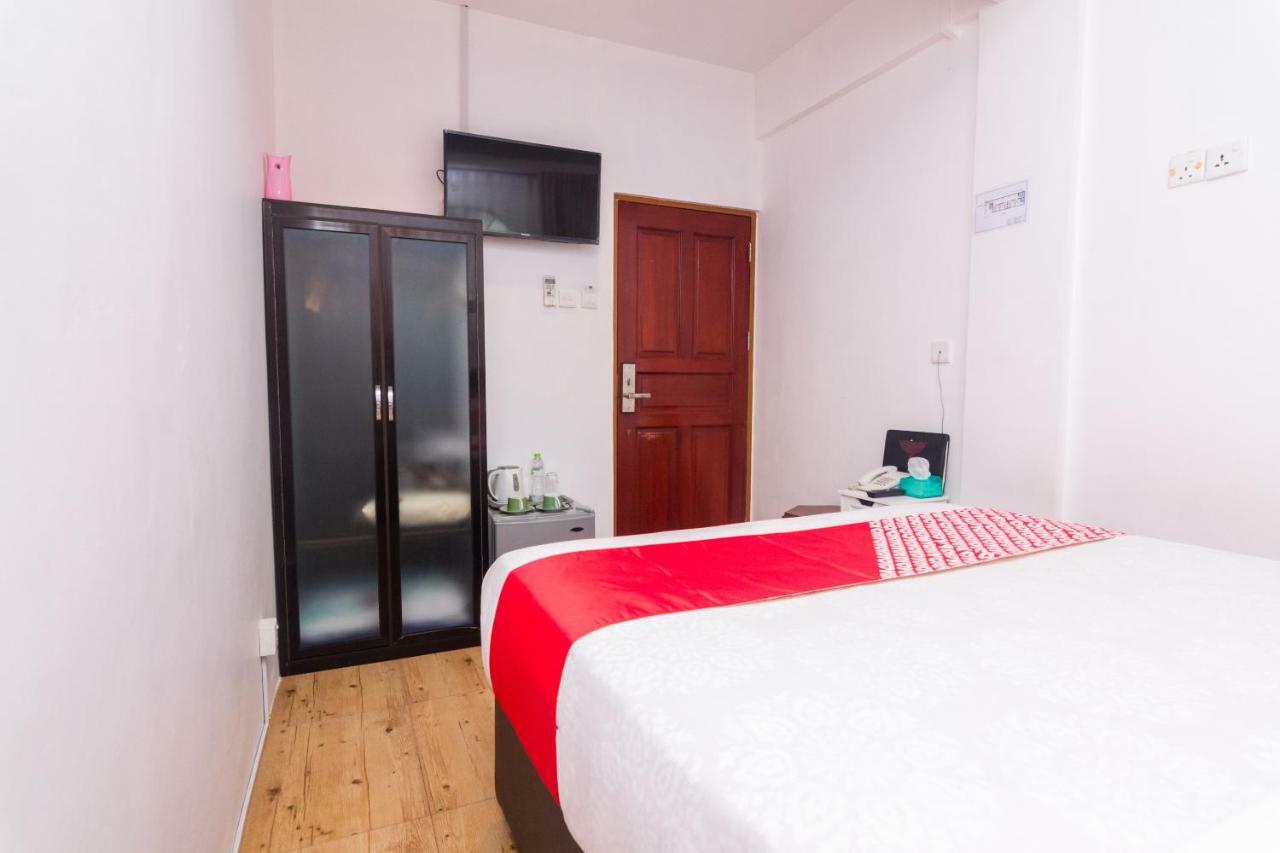 Vaccinated Staff - Oyo 1771 Zeke Hotel Batam Ngoại thất bức ảnh