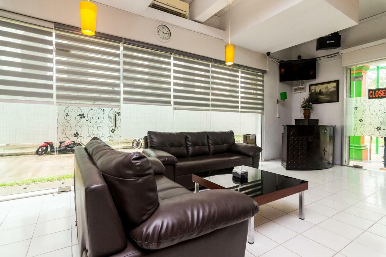 Vaccinated Staff - Oyo 1771 Zeke Hotel Batam Ngoại thất bức ảnh