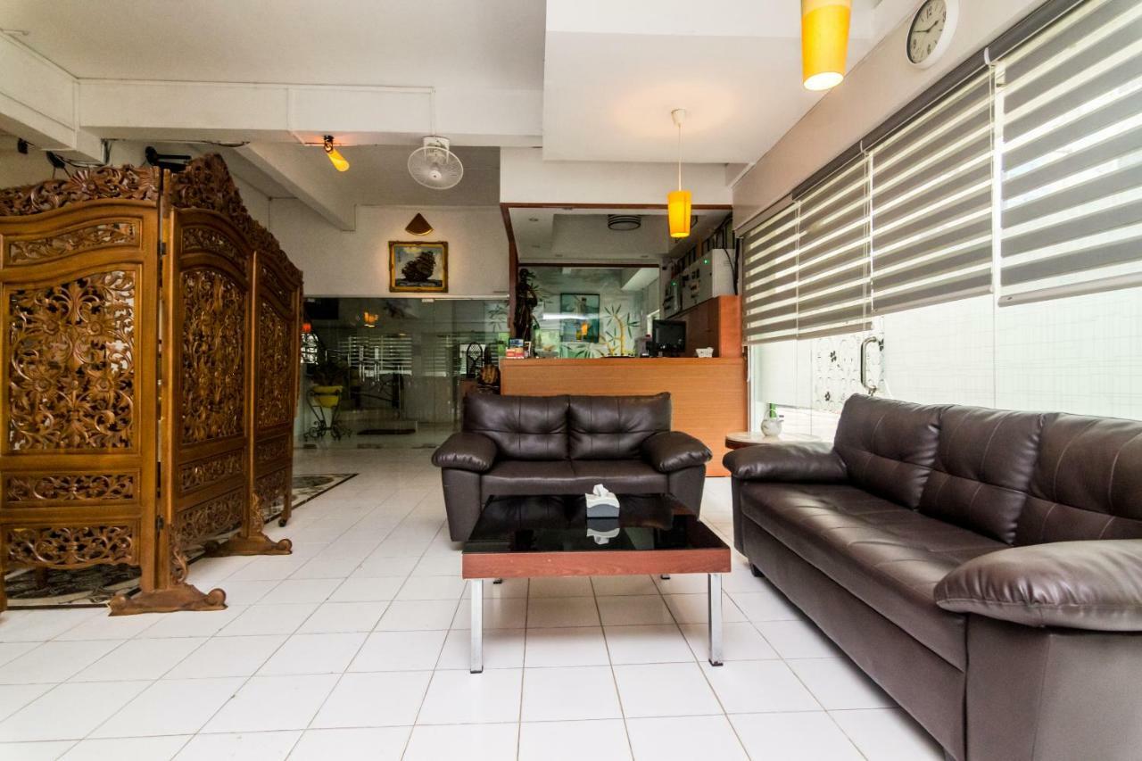 Vaccinated Staff - Oyo 1771 Zeke Hotel Batam Ngoại thất bức ảnh