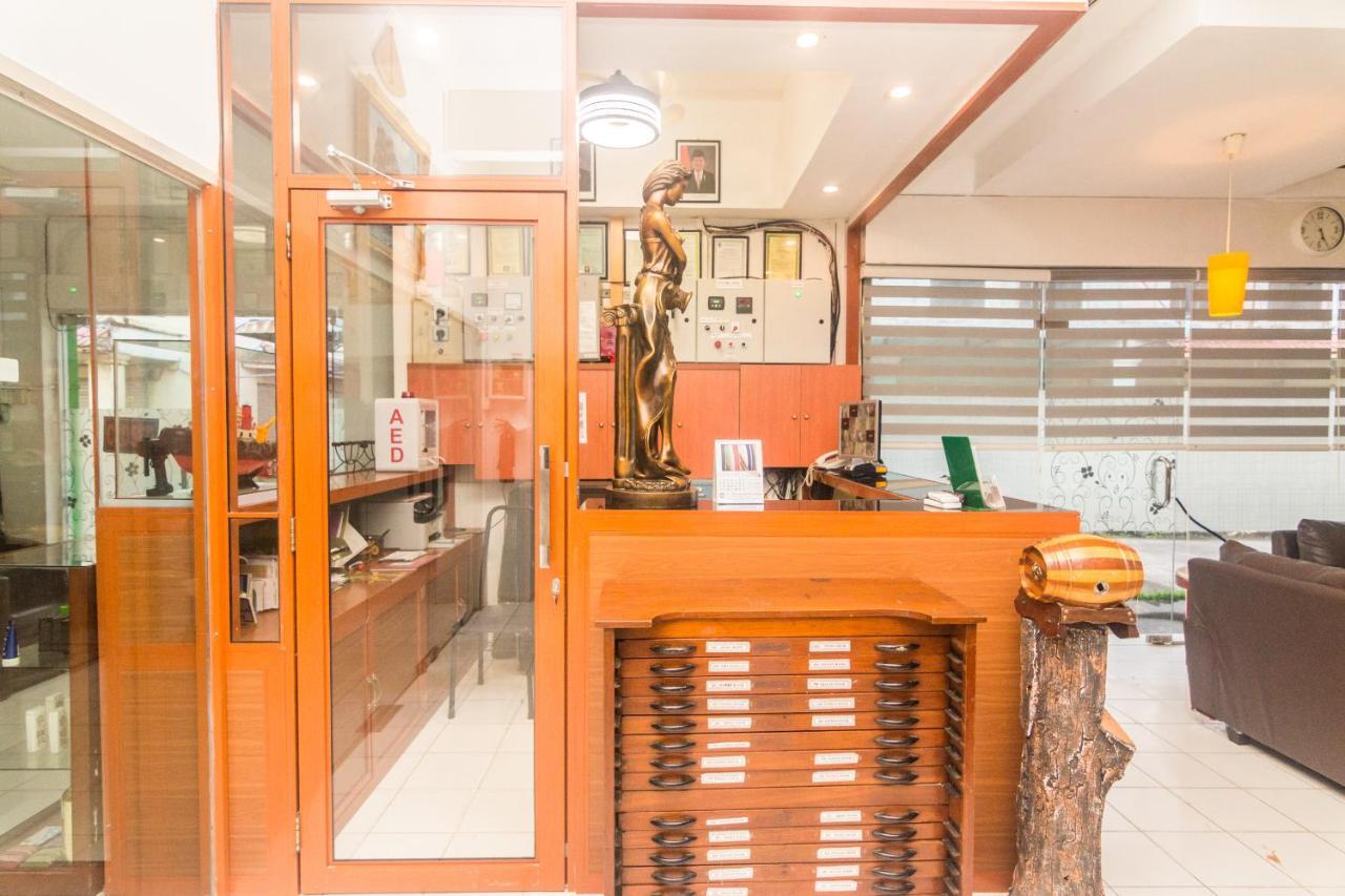 Vaccinated Staff - Oyo 1771 Zeke Hotel Batam Ngoại thất bức ảnh
