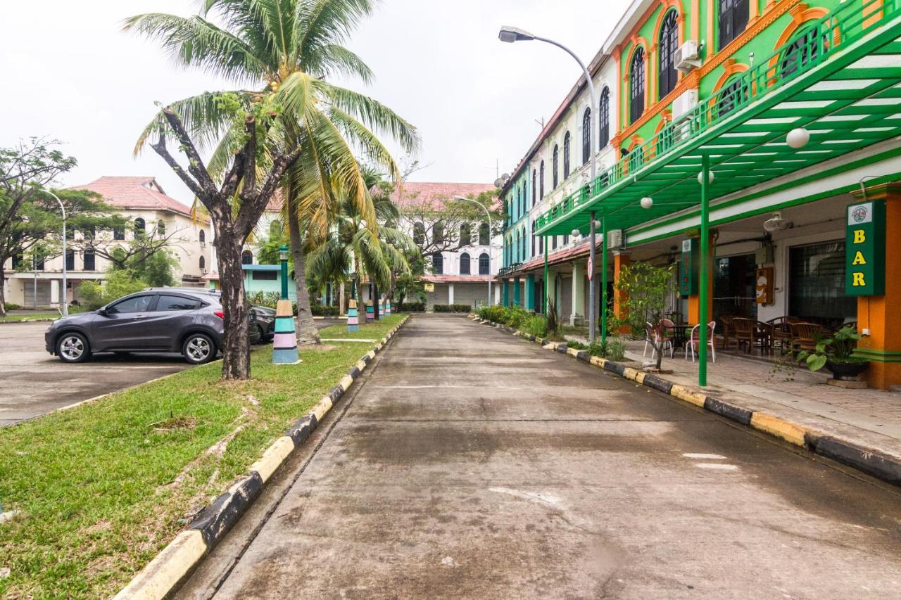 Vaccinated Staff - Oyo 1771 Zeke Hotel Batam Ngoại thất bức ảnh