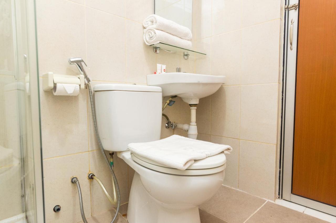 Vaccinated Staff - Oyo 1771 Zeke Hotel Batam Ngoại thất bức ảnh