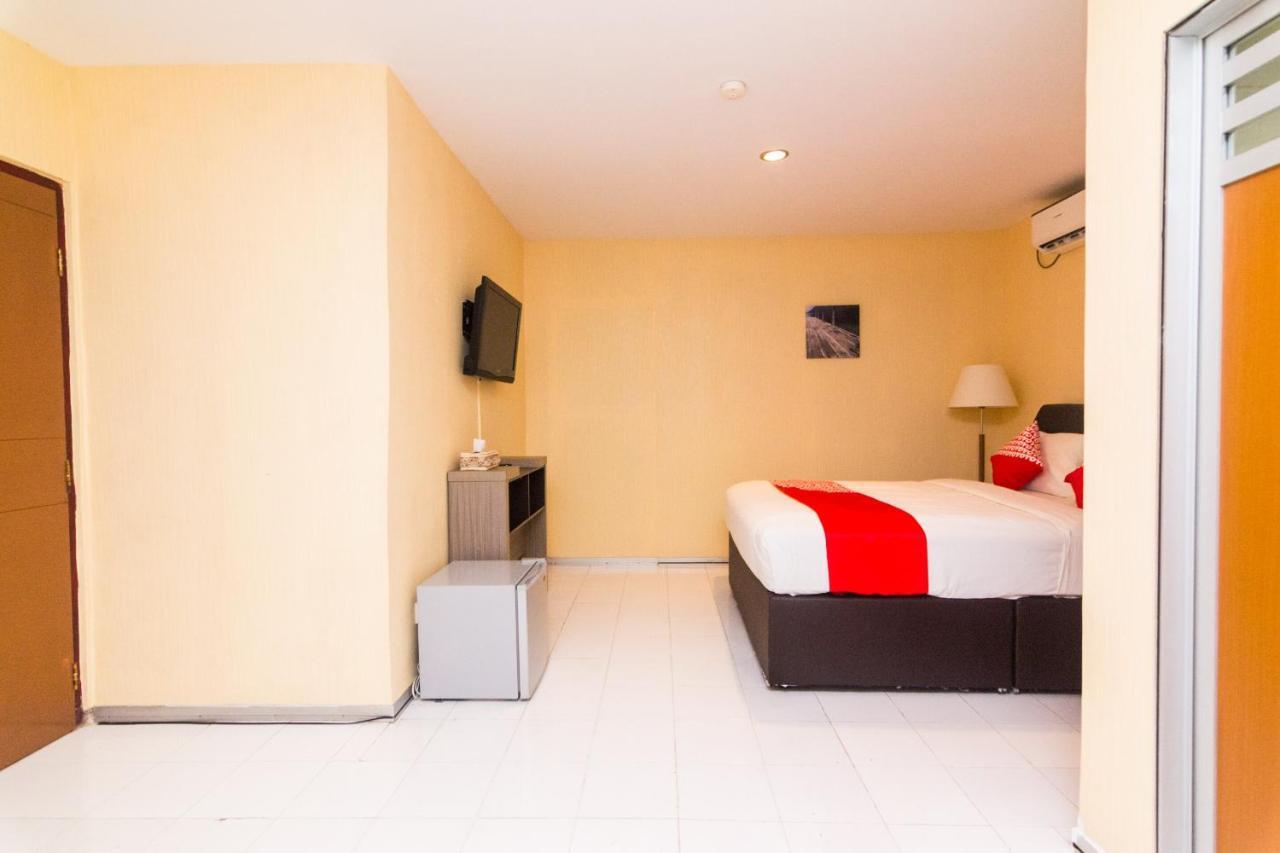 Vaccinated Staff - Oyo 1771 Zeke Hotel Batam Ngoại thất bức ảnh